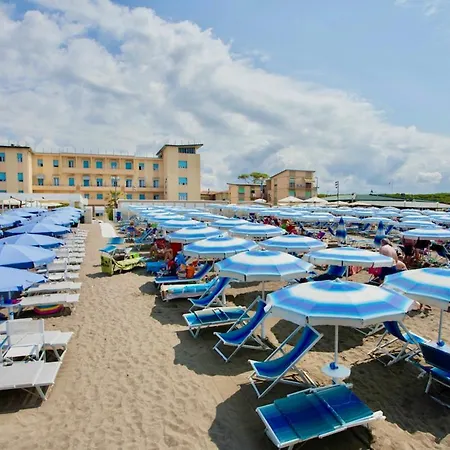 Isa-double With Balcony And Side Sea View In With Swimming Pool In Marina Di Cecina, Just 10 Meters From The Sea Cecina (Livorno)