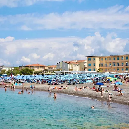 Isa-double With Balcony And Side Sea View In With Swimming Pool In Marina Di Cecina, Just 10 Meters From The Sea Hotel Cecina (Livorno)